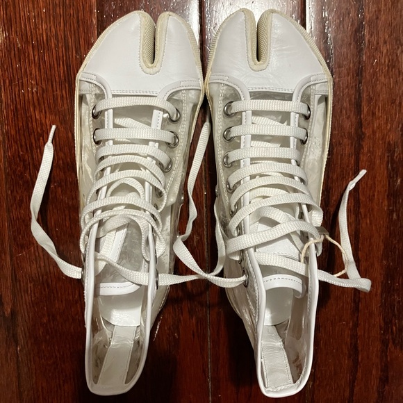 Maison Martin Margiela Shoes - MAISON MARGIELA Tabi Leather-trimmed Pvc Split-toe Sneakers In Clear